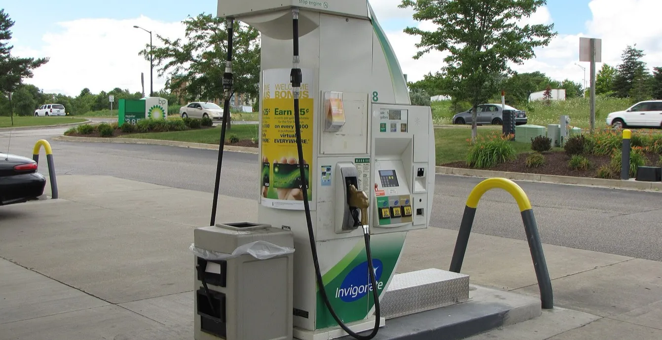 Bomba de gasolina de una estación BP