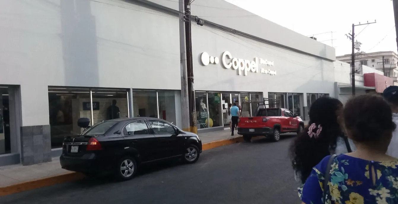 Fachada de una tienda Coppel para facturación de tickets