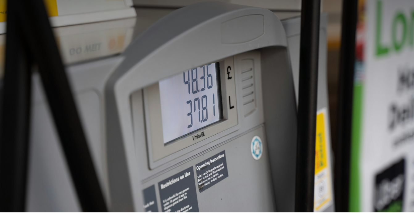 Bomba de gasolina con pantalla de precio para facturación FacturaGAS